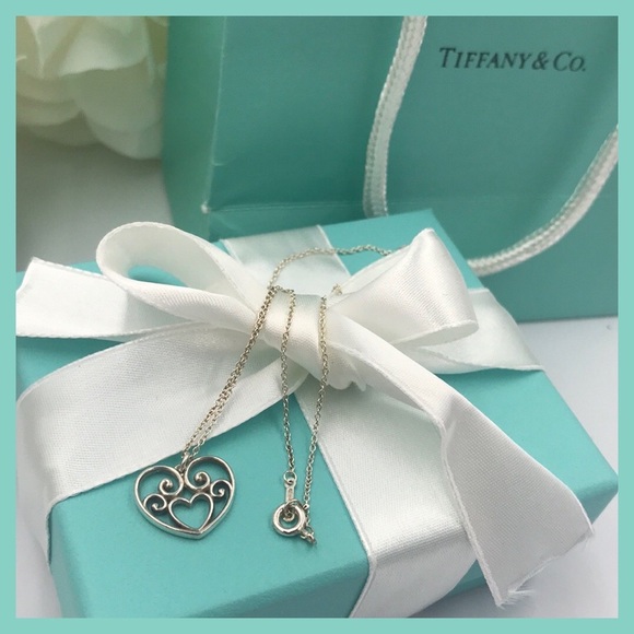 NWOT TIFFANY & CO. Goldoni Scroll Heart Necklace - Picture 2 of 6